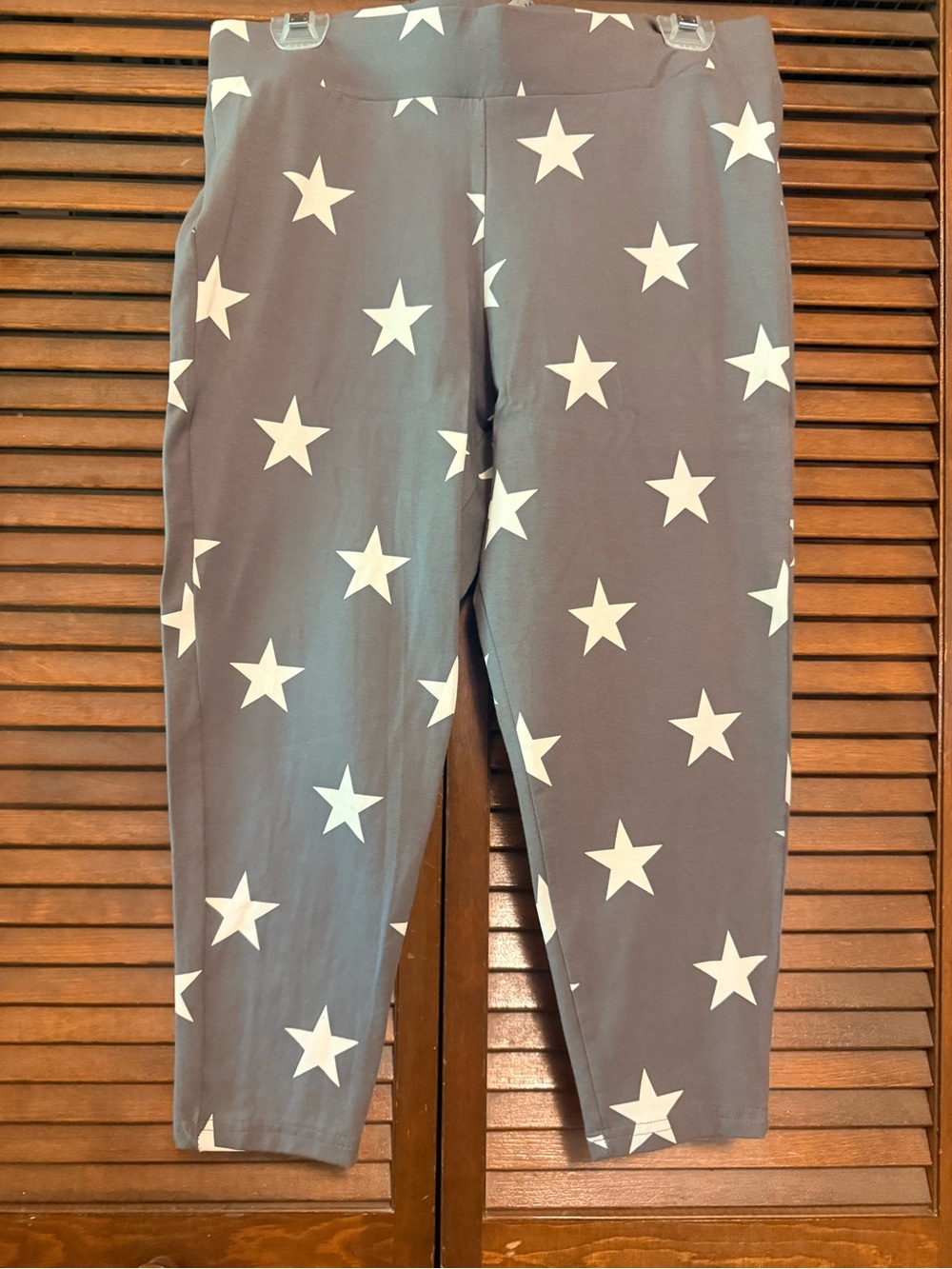 Torrid Crop pocket leggings Grey Star-Print and Solid grey bundle of 2